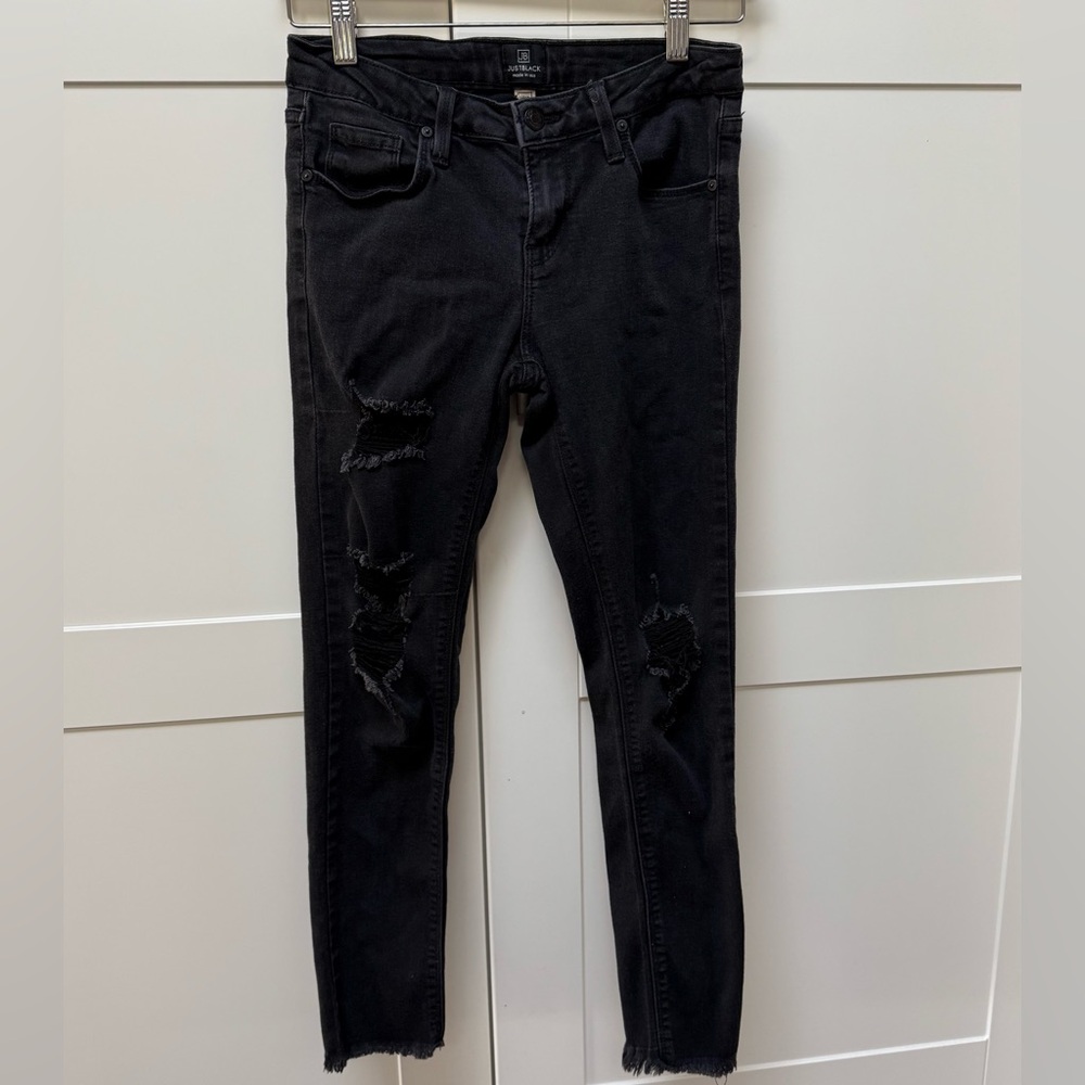 Just Black Jeans Size 27 Distressed with Frayed Hem EUC, Black